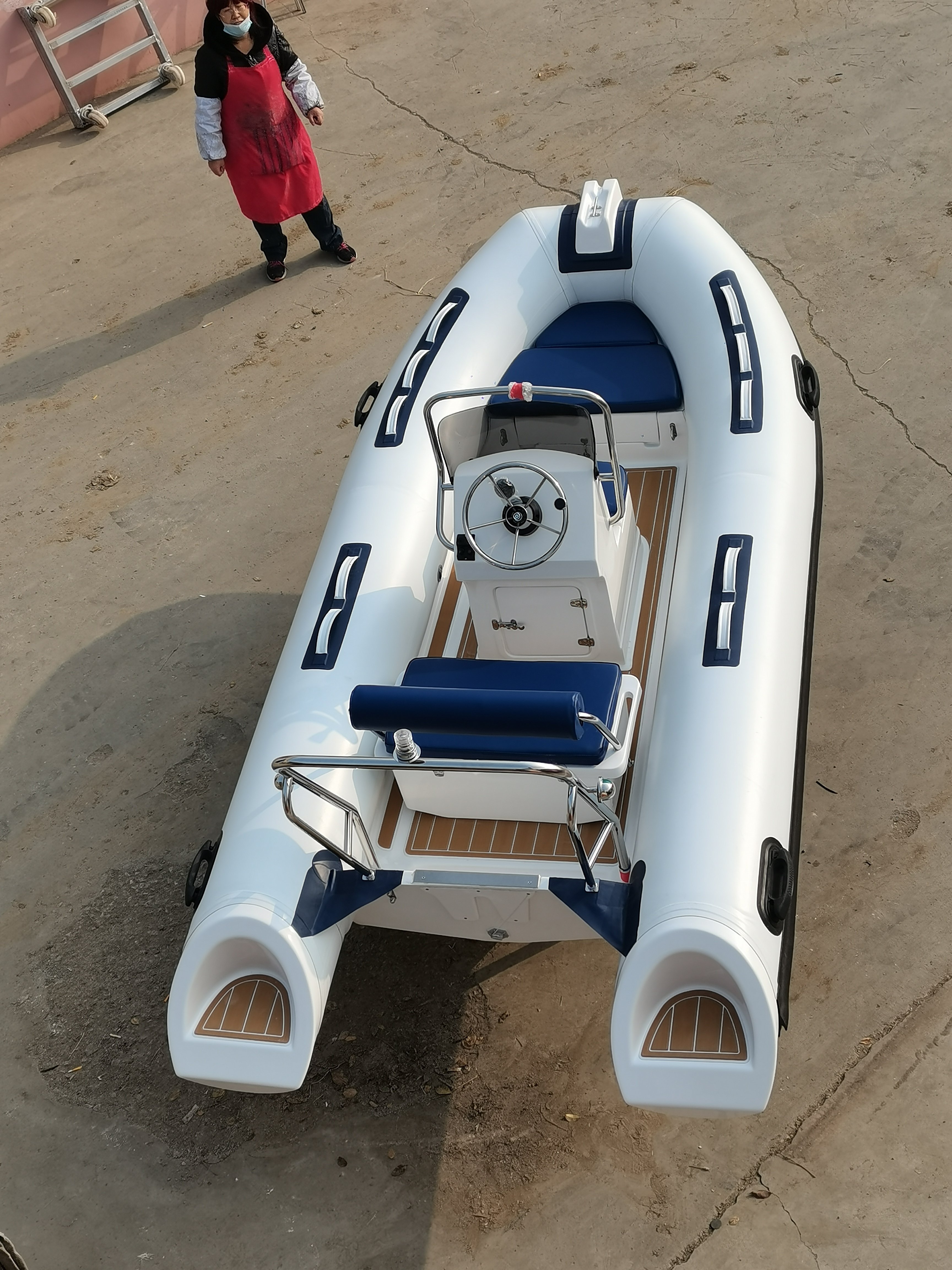 High Quality 13FT PVC Hypalon Inflatable Fishing Boat with Fiberglass Hull, CE Certified for Lake Outboard Engine for Export