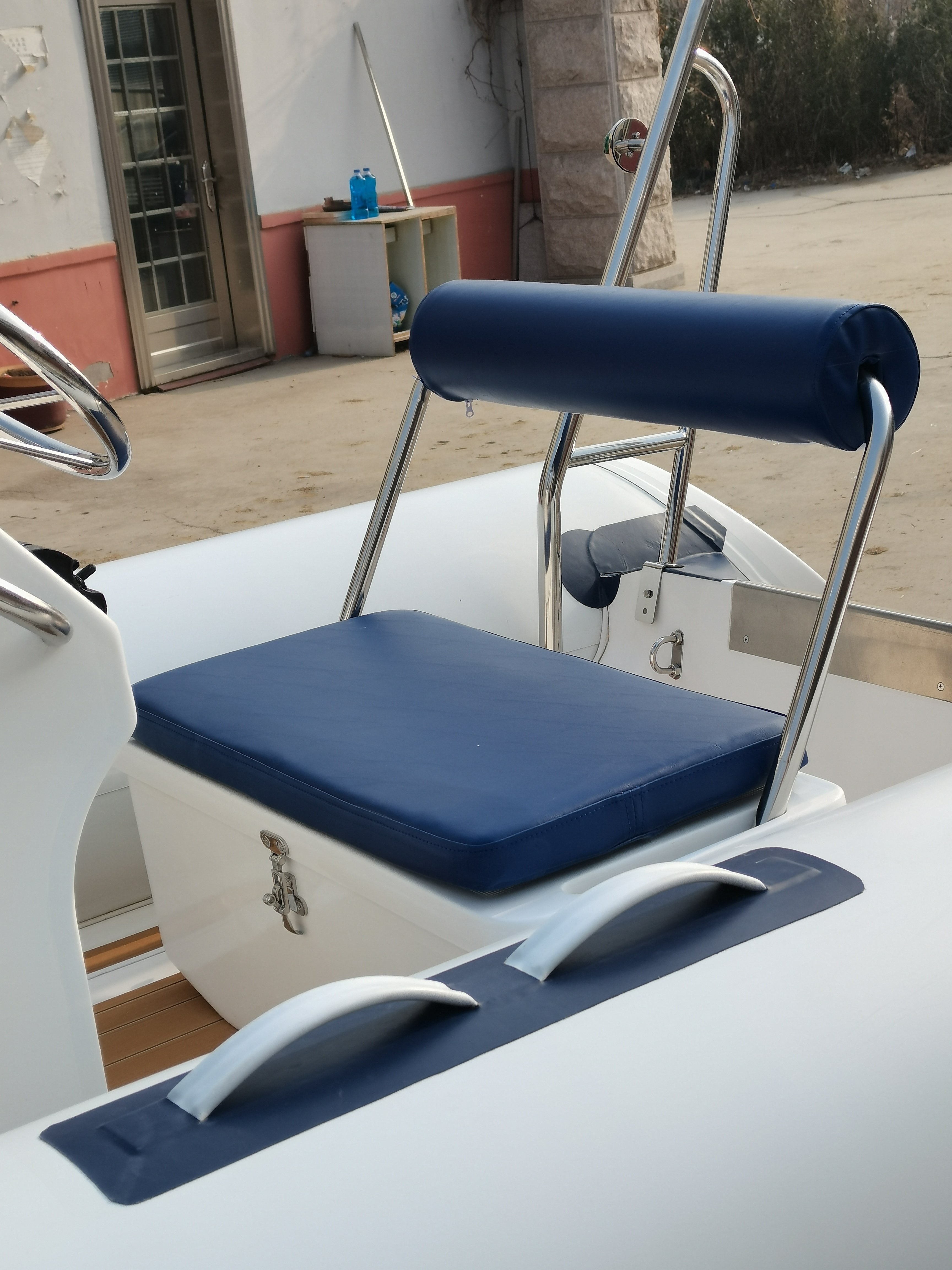 High Quality 13FT PVC Hypalon Inflatable Fishing Boat with Fiberglass Hull, CE Certified for Lake Outboard Engine for Export
