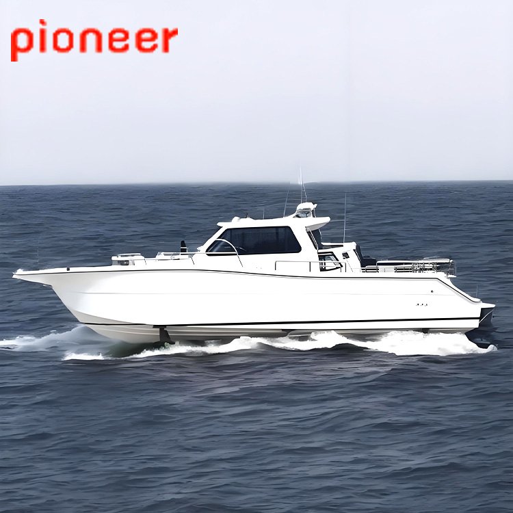 Welded Hull Aluminum Fishing Boat and Luxury Sport Yacht for Family Cruising Fiberglass Material with Outboard Engine
