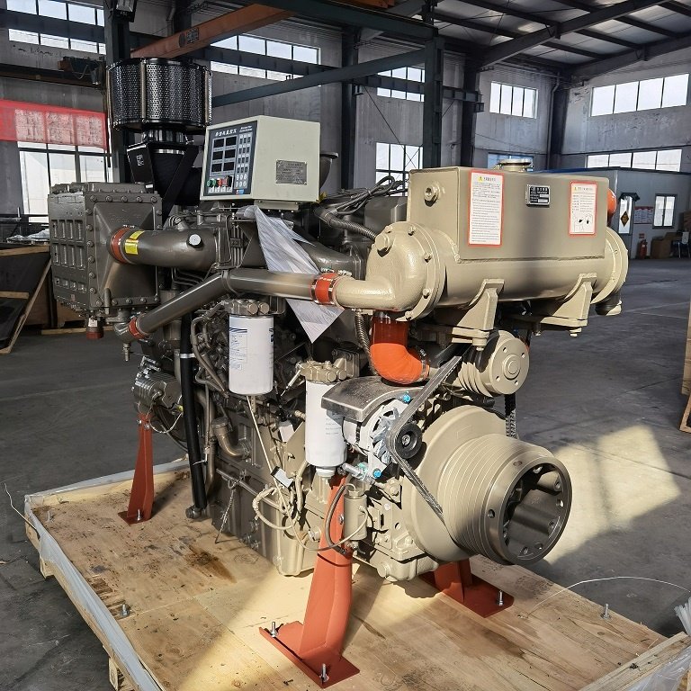 6 Cylinder YC6MK Series 240HP 300hp 350hp 450hp Yuchai Marine Boat Engine for Fishing Tug Boat