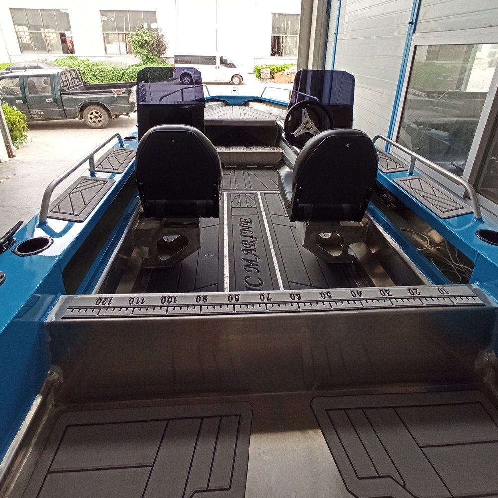 Manufacturer Direct 4.7 m Australian Design Chambered Aluminum Pontoon Fishing Boat 470 Open 14.5 ft Combo Engine Outdoor Use