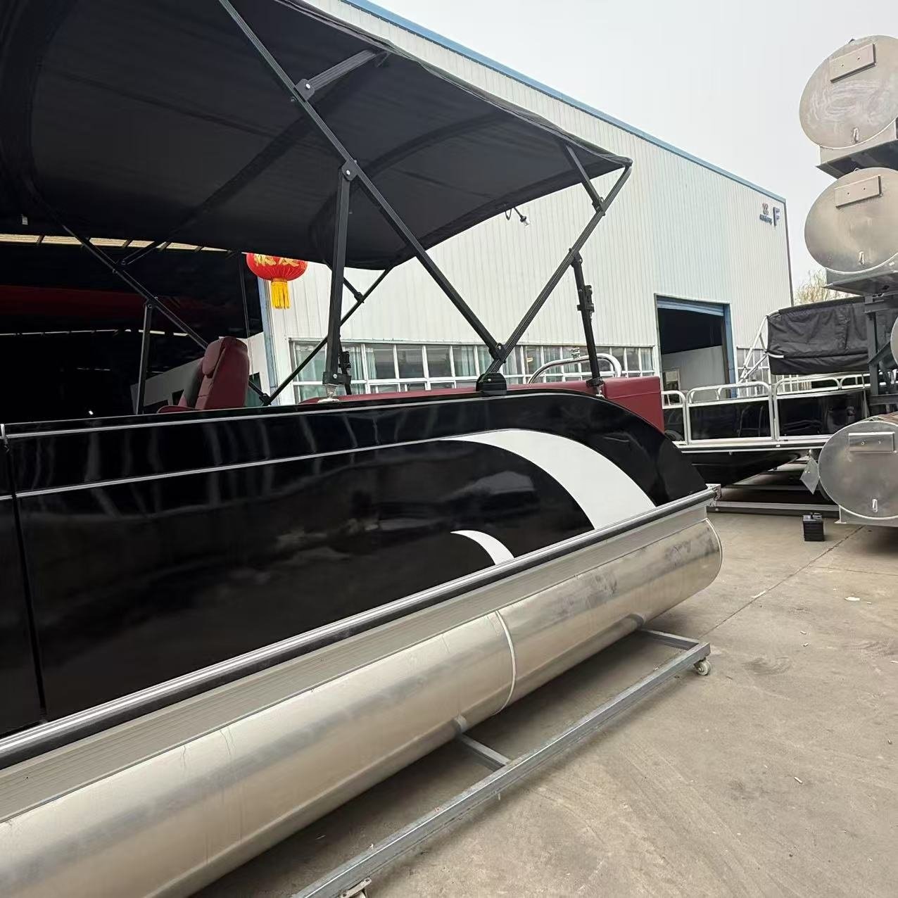 2025 New Design 25ft Aluminum Sport Pontoon Boat Unique Floating Yacht for Recreational Fishing Leisure Sightseeing Cruising