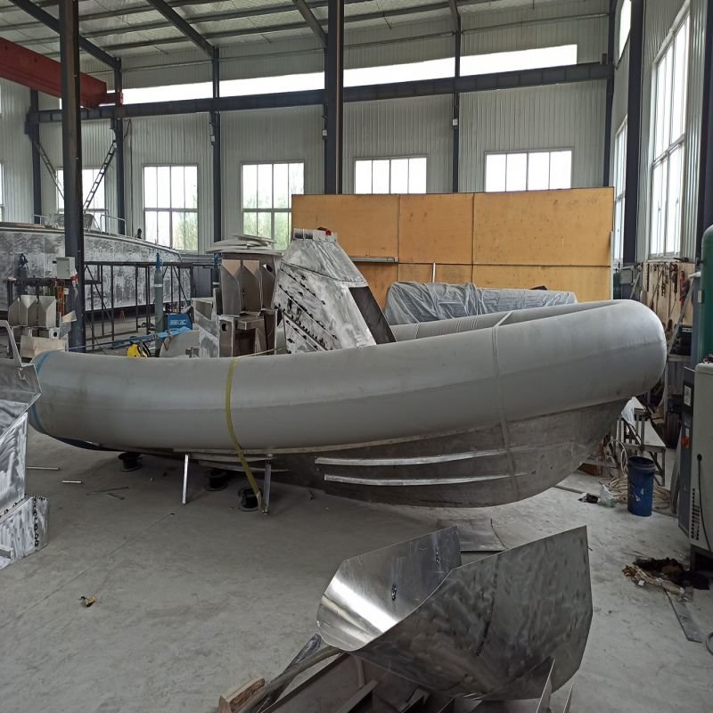 China Customizable Luxury Speed Boat CE Certified Aluminum Rib Yacht With Outboard Engine Hypalon Sport Inflatable Fishing Boat