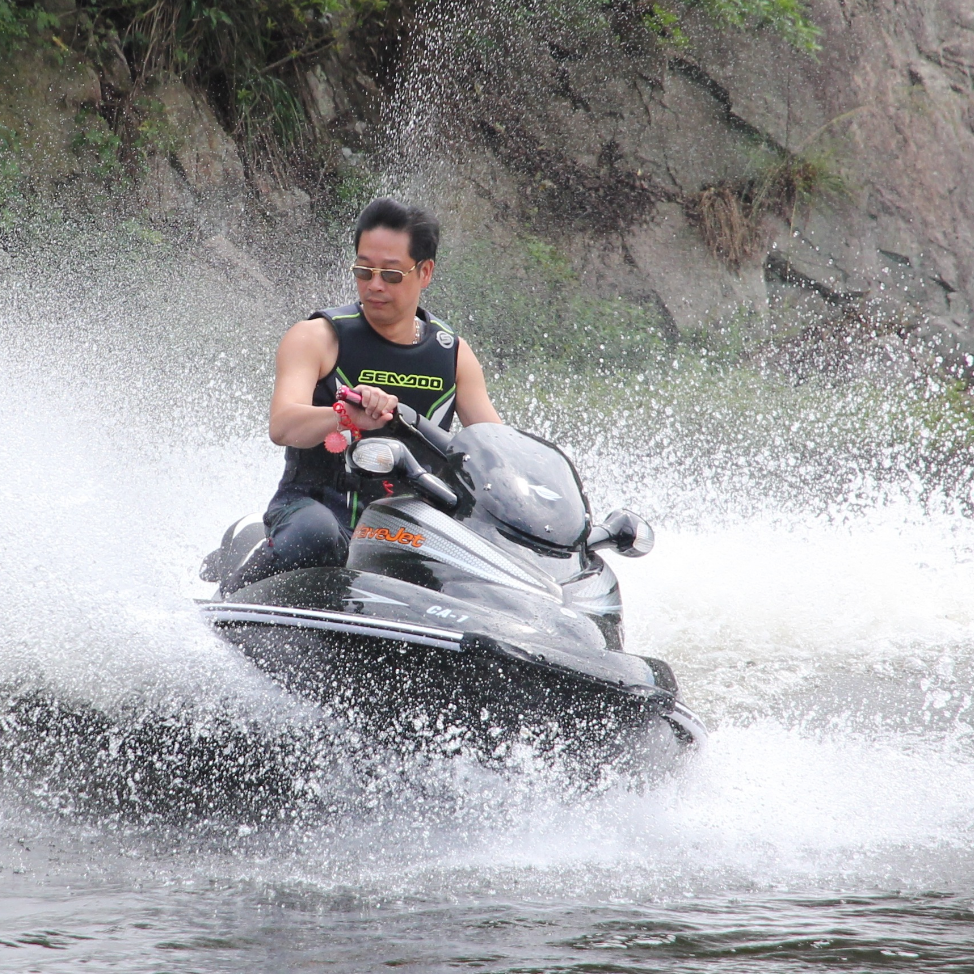 Fast Speed 4-Stroke Racing Jet Ski 1400CC Sea Sports Motorboat for 3 People