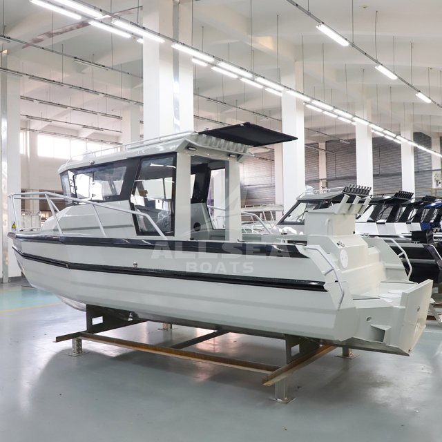 7.5m 25ft Luxury Aluminum Fishing Boat Cheap Sport Yacht with Walkaround Outboard Engine for Sale