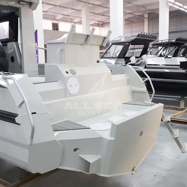 7.5m 25ft Luxury Aluminum Fishing Boat Cheap Sport Yacht with Walkaround Outboard Engine for Sale