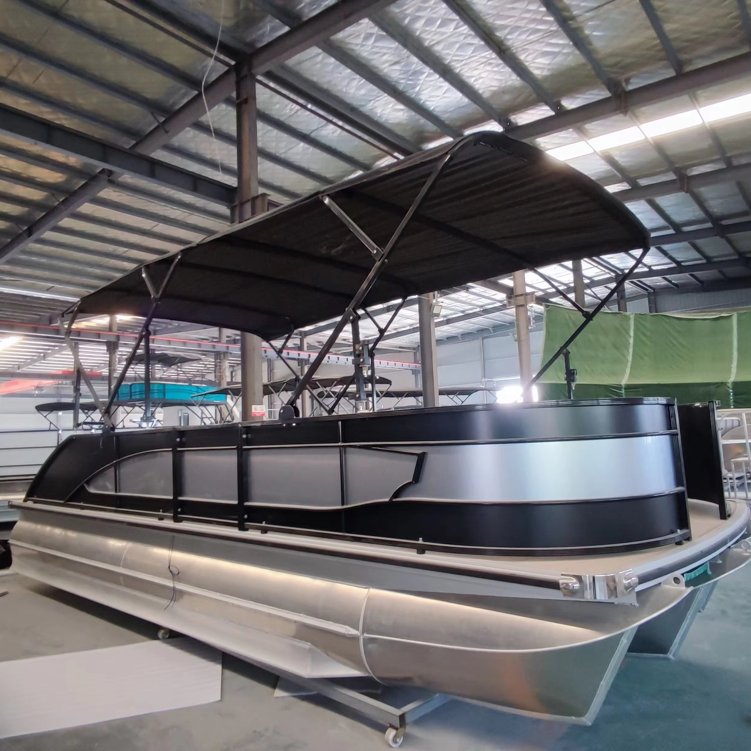 2025 New Design 19ft Double Fence Color Aluminium Pontoon Boat With Lunge and Trailer Fiberglass Fishing Boat