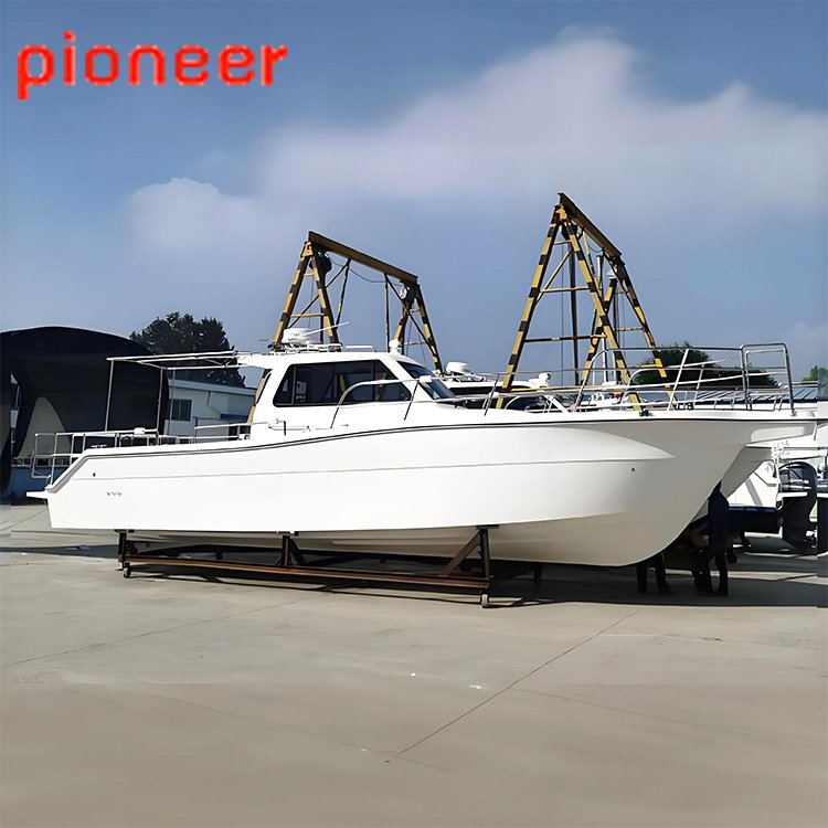 High Quality Luxury 10-Person Sport Yacht Motor Fishing Boat with Outboard Engine Fiberglass Hull