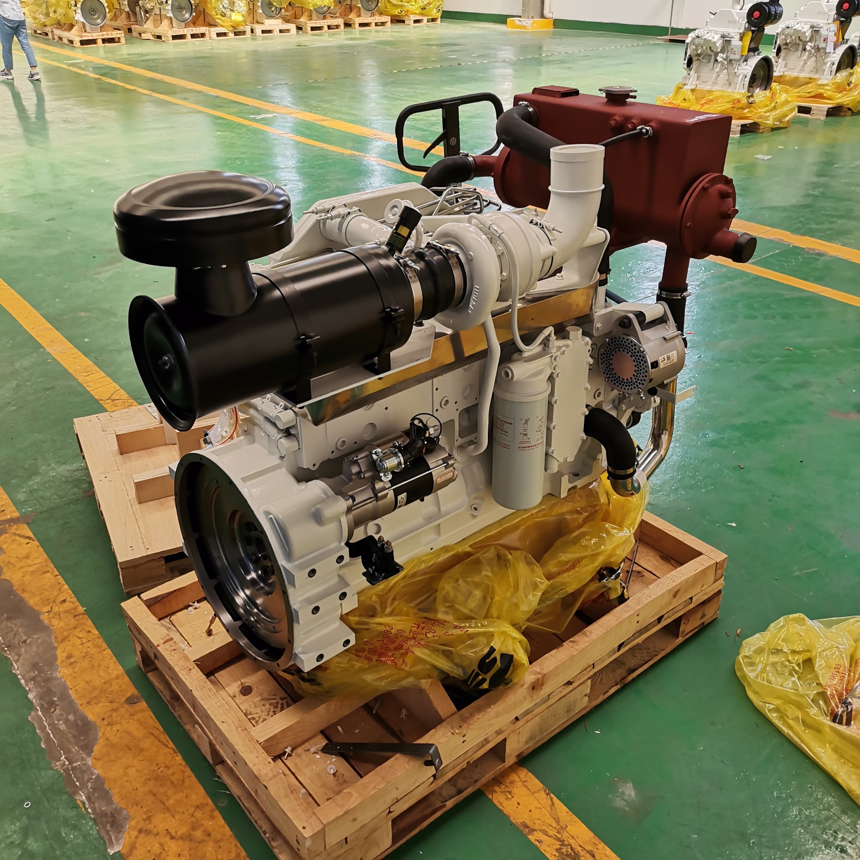 Famous Brand DCEC Original 6CTA8.3 M205 Boat Engine Main Power Diesel Marine Propulsion Engine with CCS Certificate