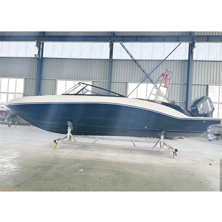 7.8m Leisure Fiberglass Fishing Vessel for Yachting and Boating Adventures