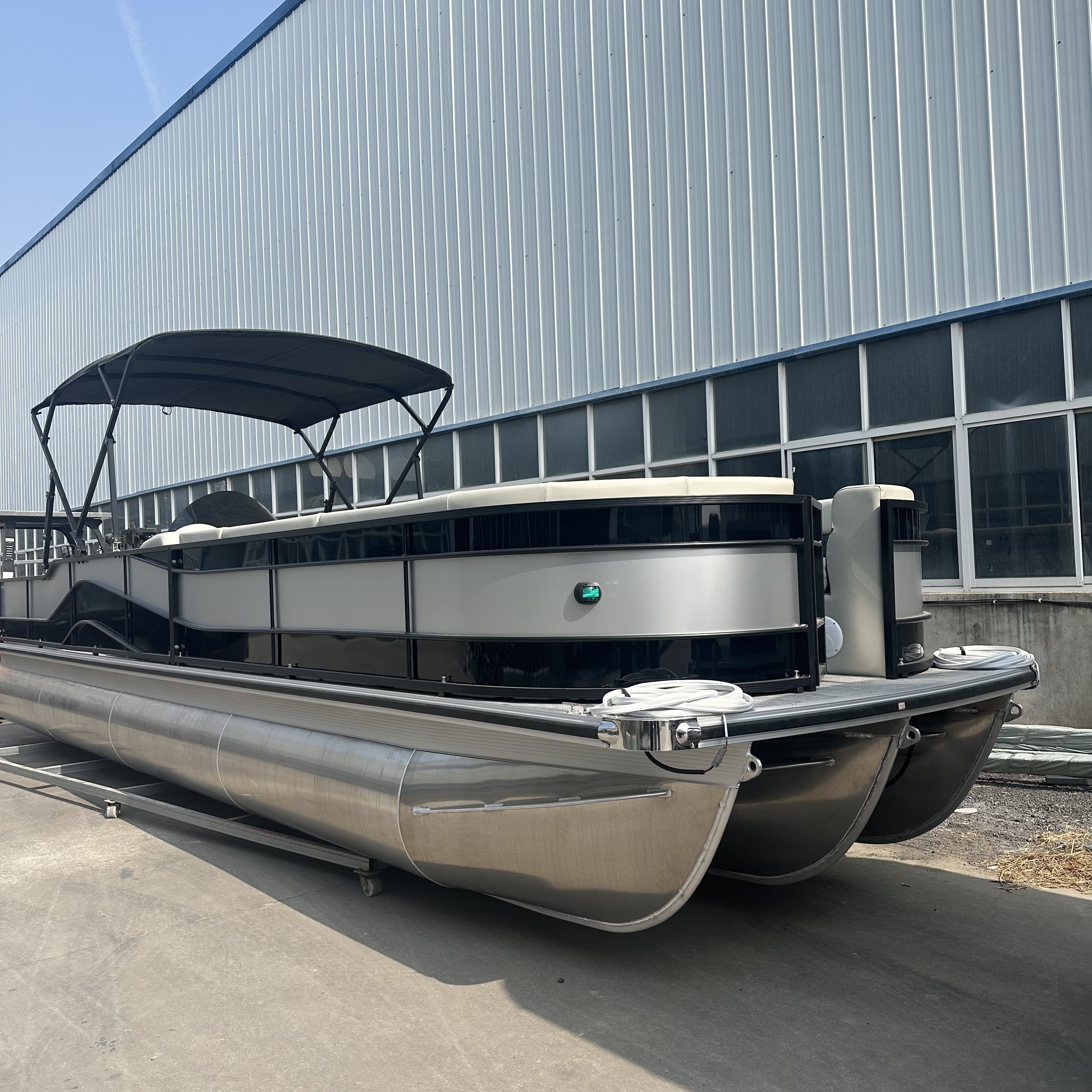 Customized 25ft Aluminum Sport Pontoon Boat Outboard Engine Unique Floating Yacht for Recreational Fishing Sightseeing Leisure