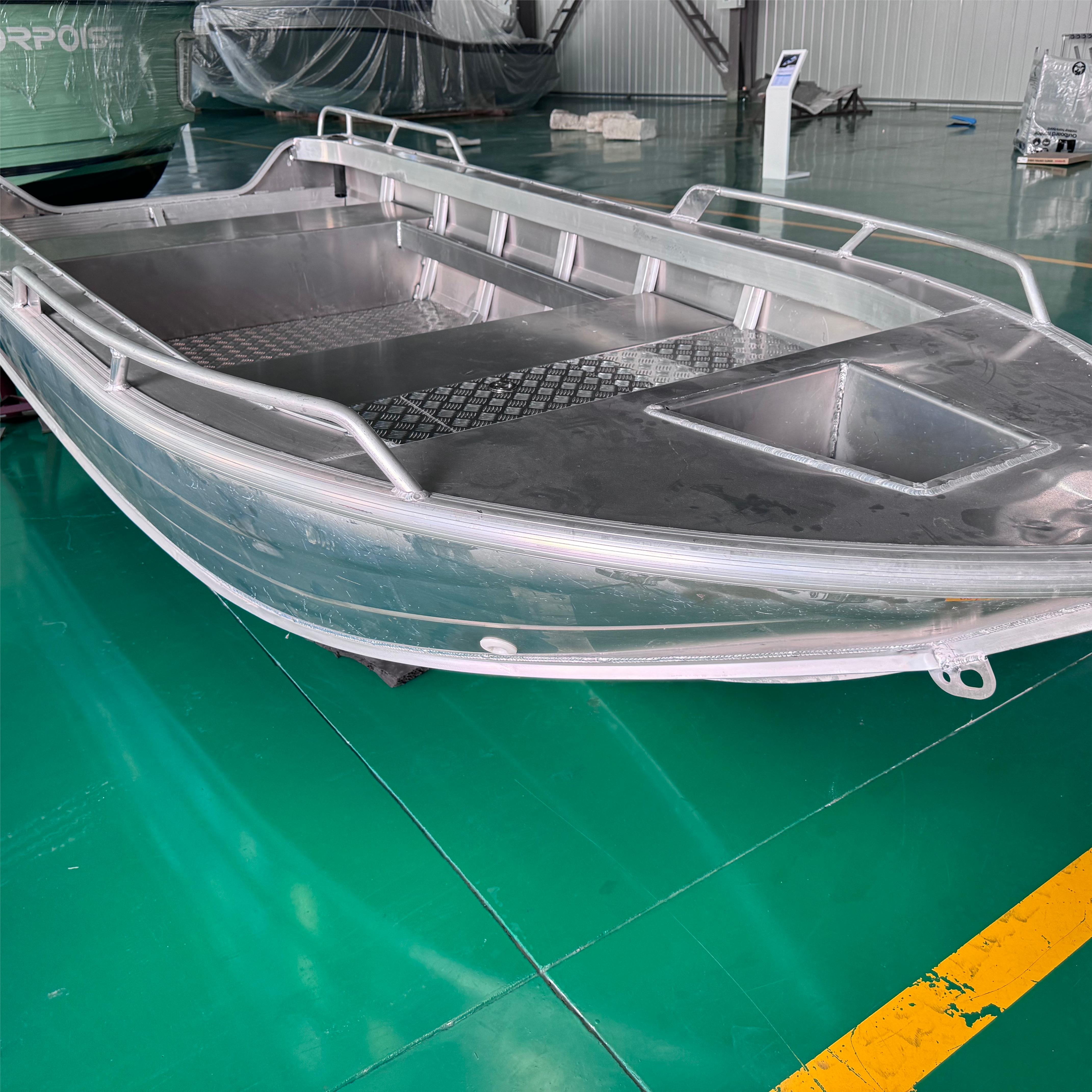 Hot Sale 4.2m/5m Aluminum Dinghy Fishing Boats Sport Style Rowing Boat with Outboard Engine for Lake and River Outdoors