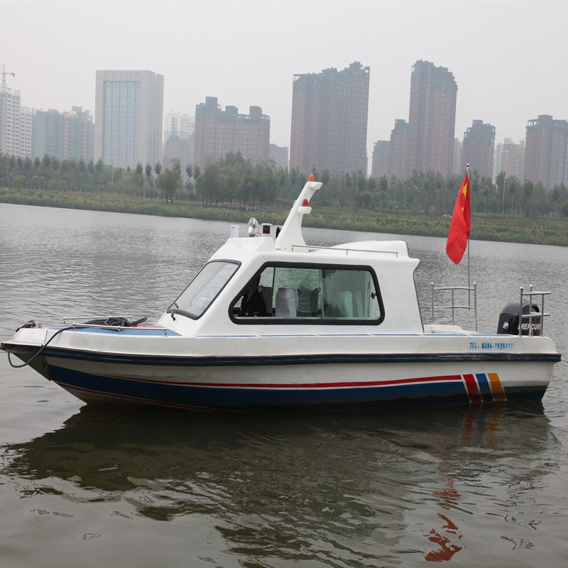 5.9m Fiberglass Full Cabin Fishing Boat with Outboard Engine