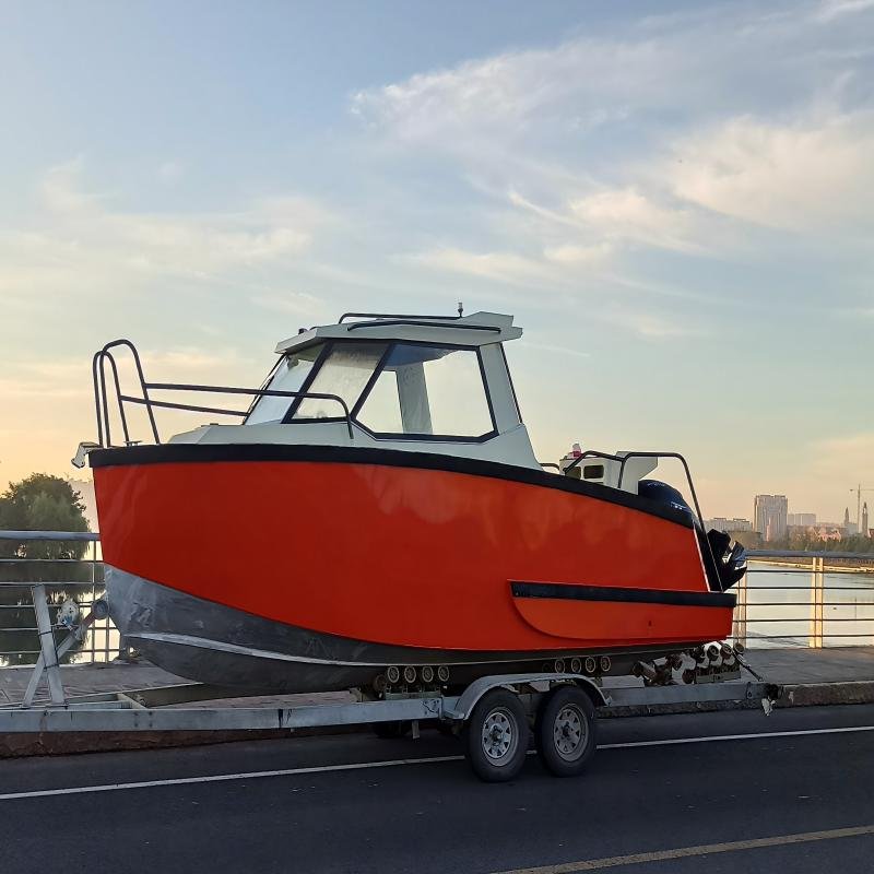High Quality 20FT Aluminum Luxury Yacht Outboard Engine Speedboat Cabin Fishing Features Competitive Price High-End Leisure