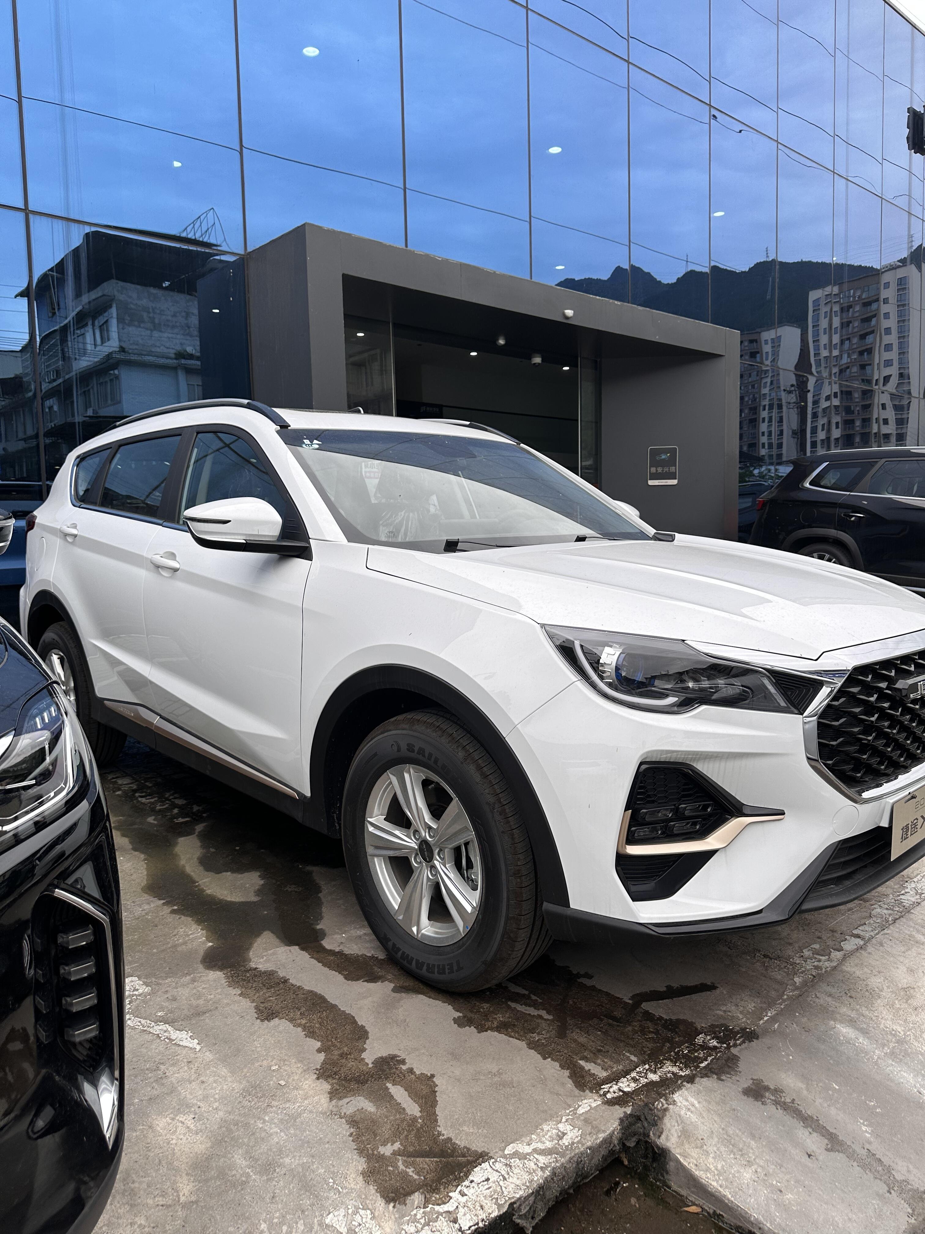 Enterprise cash on delivery Jetour X 70 Plus 2024 Gasoline SUV Car 5 6 7 Seat Automatic 1.5T 1.6T 2.0T Chery Jetour X70 Plus
