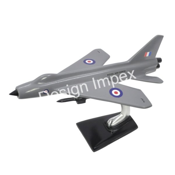 Decorative Aircraft Model Cast Aluminium 8 Inch Bae Hawk Silver/Red Airplane Models Customized With Extra Exclusive Good Quality