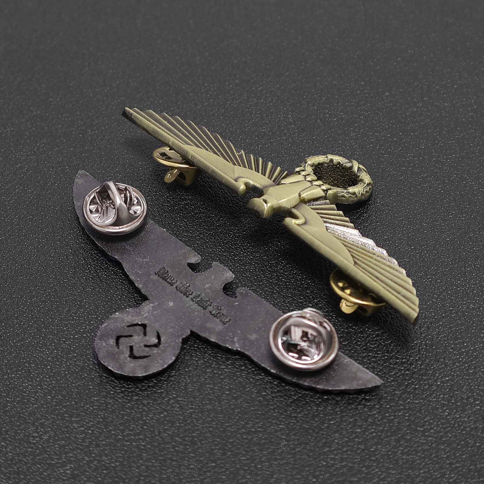 Custom Logo Metal 3D Shiny Gold Airplane Aviator Soft Enamel Aircraft Flight Eagle Pilot Wings Lapel Pin Badge For Uniform
