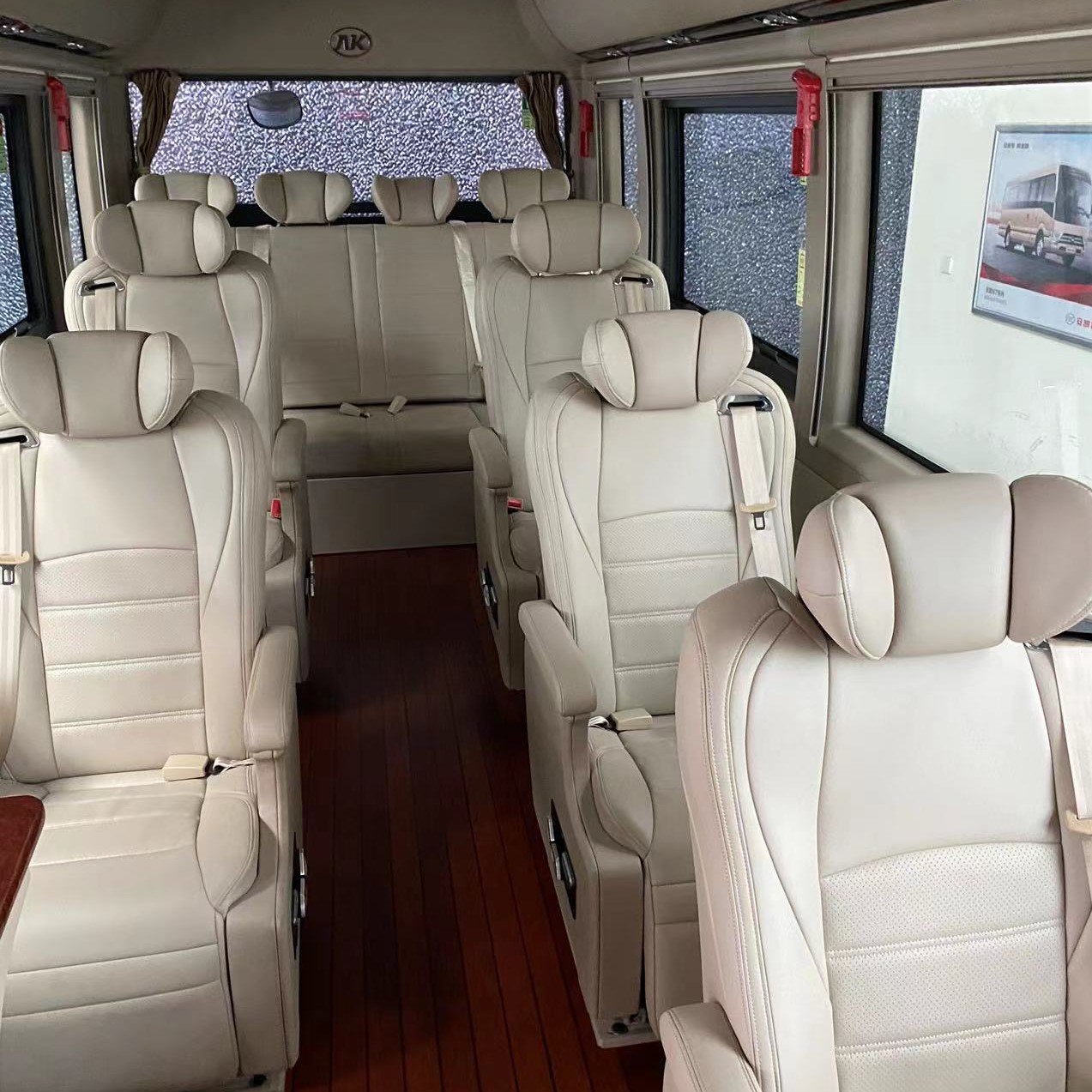 Ankai 7m high-end gasoline minibus for government and business travel