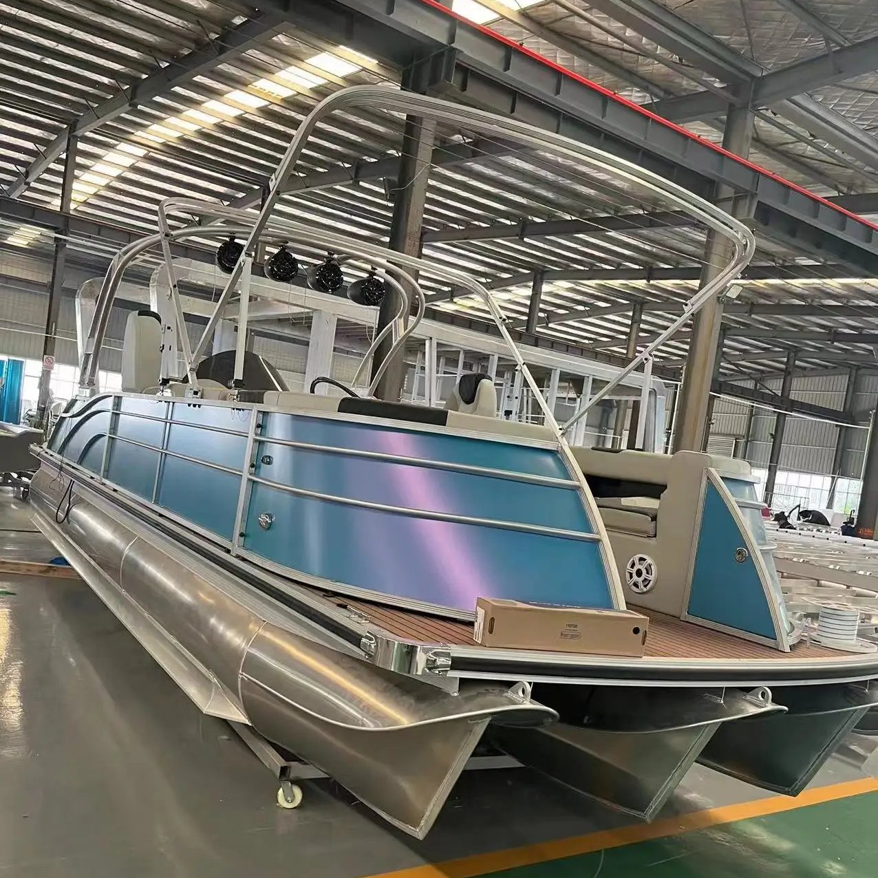 2024 New Cheap 15ft-30ft Fishing&Cruising Pontoon Boats With LED Light Strips For Sale