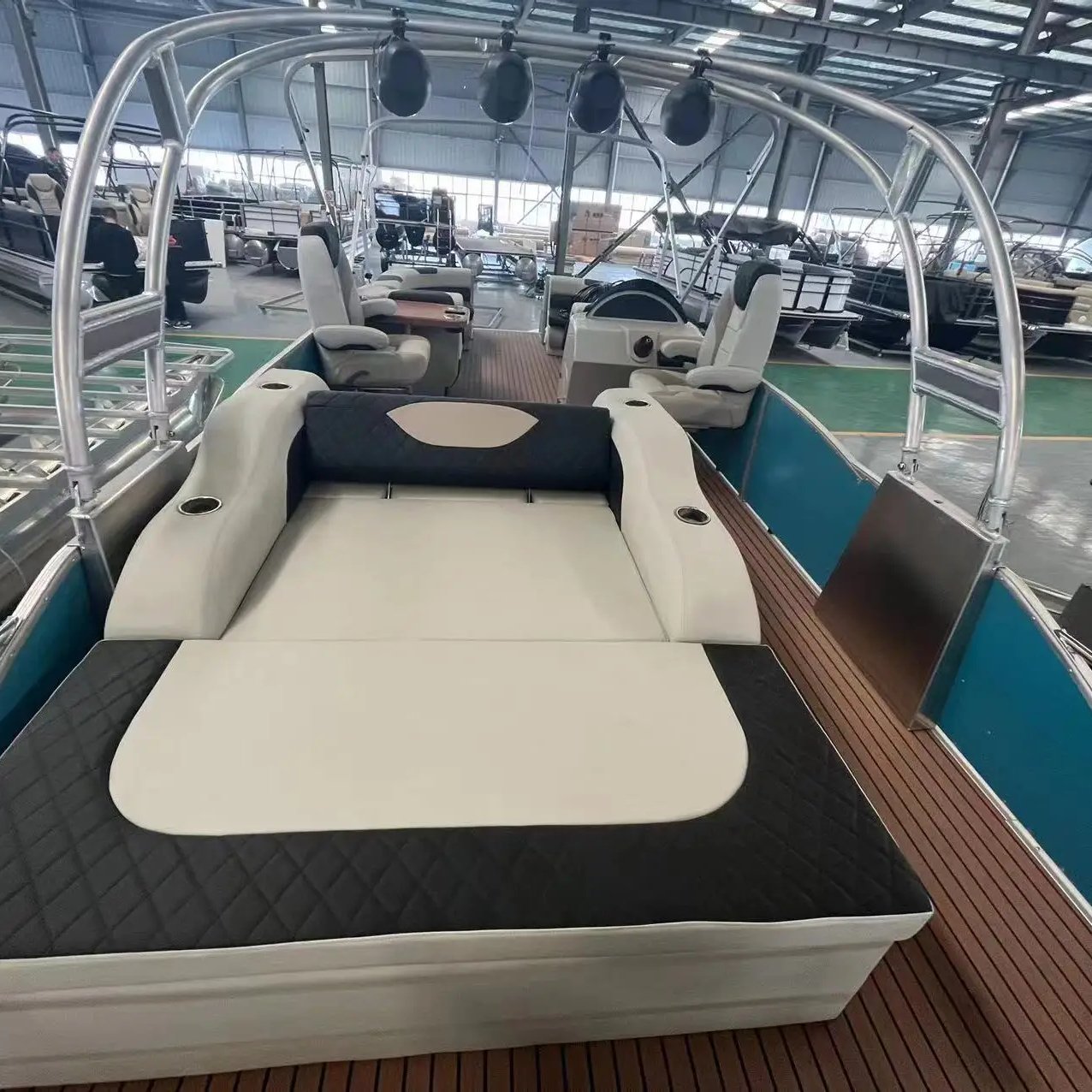 2024 New Cheap 15ft-30ft Fishing&Cruising Pontoon Boats With LED Light Strips For Sale