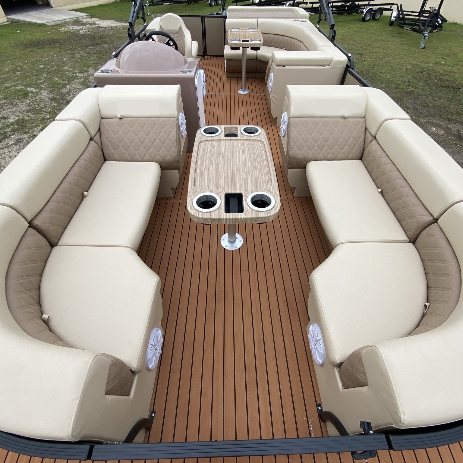 23ft 7m Aluminum Party Tritoon Boat Leisure Water Sport Yacht Fishing Pontoon Boat