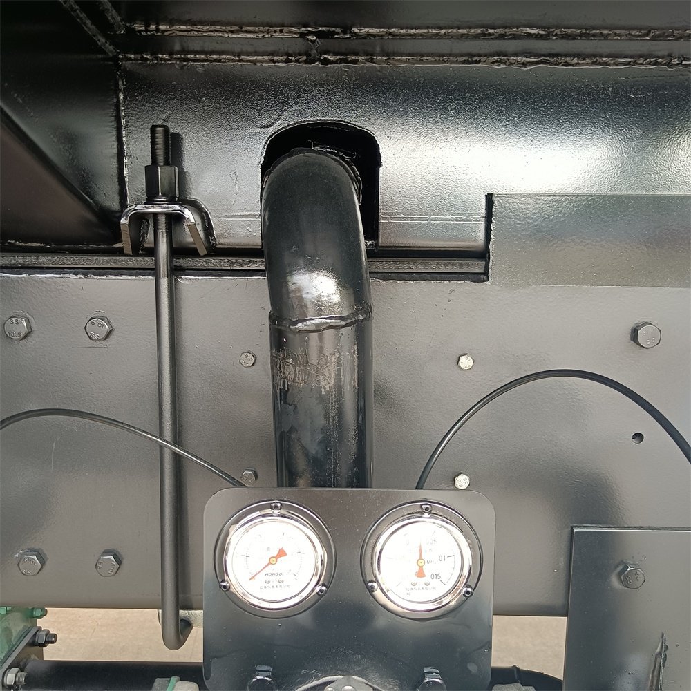 Non Highway Mining Sprinkler Trucks - Large Mining 40 to 50 Ton Dust Suppression Sprinkler tank Trucks
