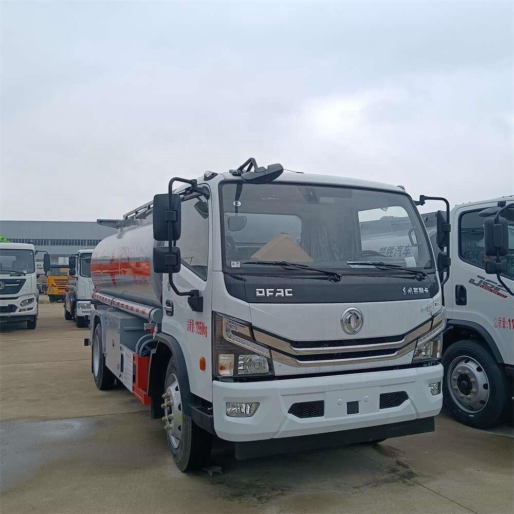 Dongfeng Dolica 9.9 square Refueling Truck
