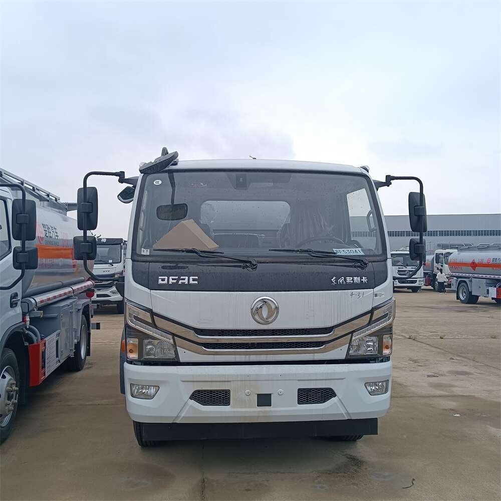 Dongfeng Dolica 9.9 square Refueling Truck