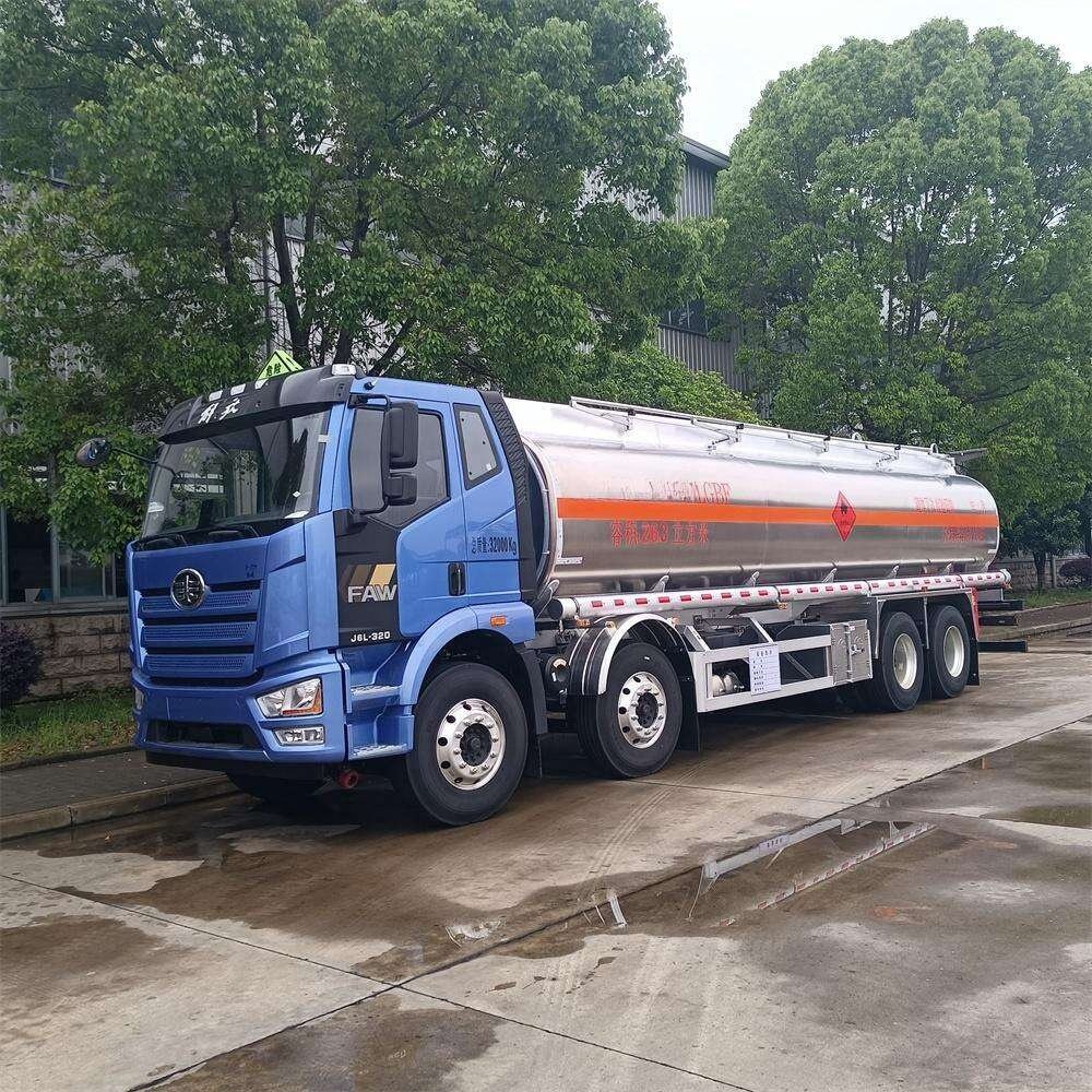 8*4Factory Direct 304 316 Stainless Steels JMC HOWO Dongfeng FAW Jiefang Fuel Tanker Truck