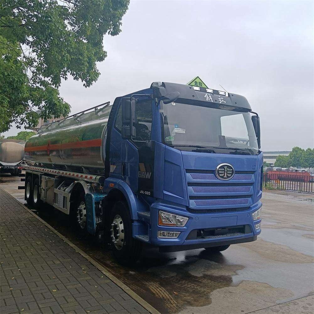 8*4Factory Direct 304 316 Stainless Steels JMC HOWO Dongfeng FAW Jiefang Fuel Tanker Truck
