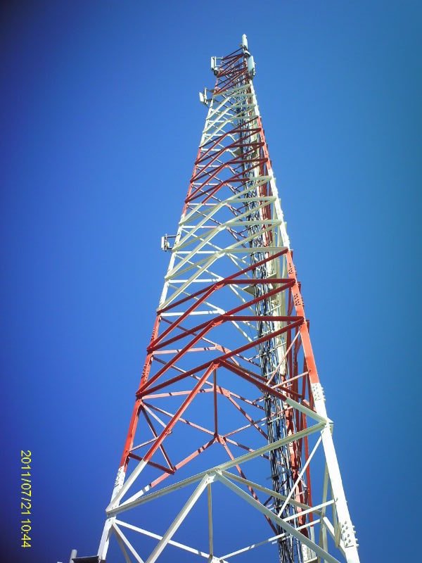 Hot Dip Galvanized Telecom Telecommunication Steel Lattice Tower with Bracket,fall Arrest,aviation Light Etc Accessories