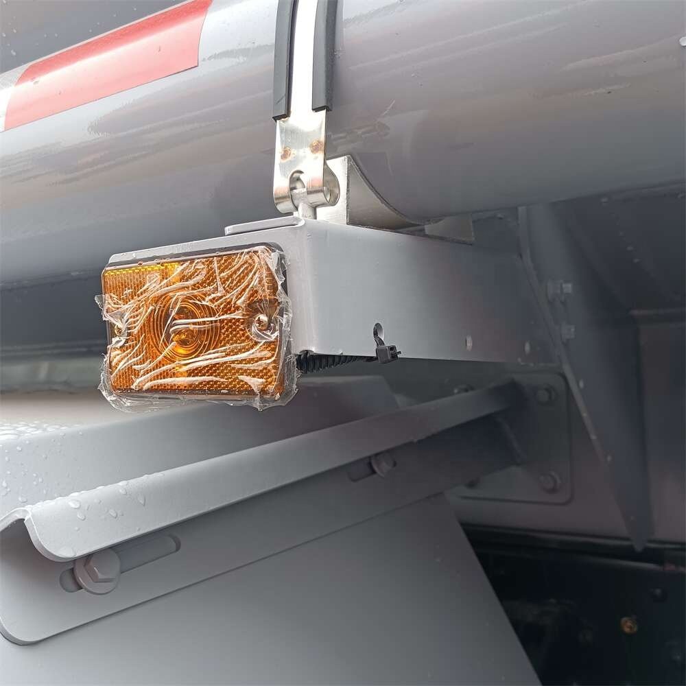 9.9 Fangdongfeng Dolika Refueling Truck and Oil tank Truck