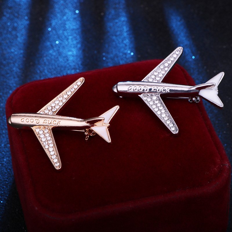 European and American fashion exquisite aircraft brooch men's aviation pilot series pin leisure suit accessories wholesale gift