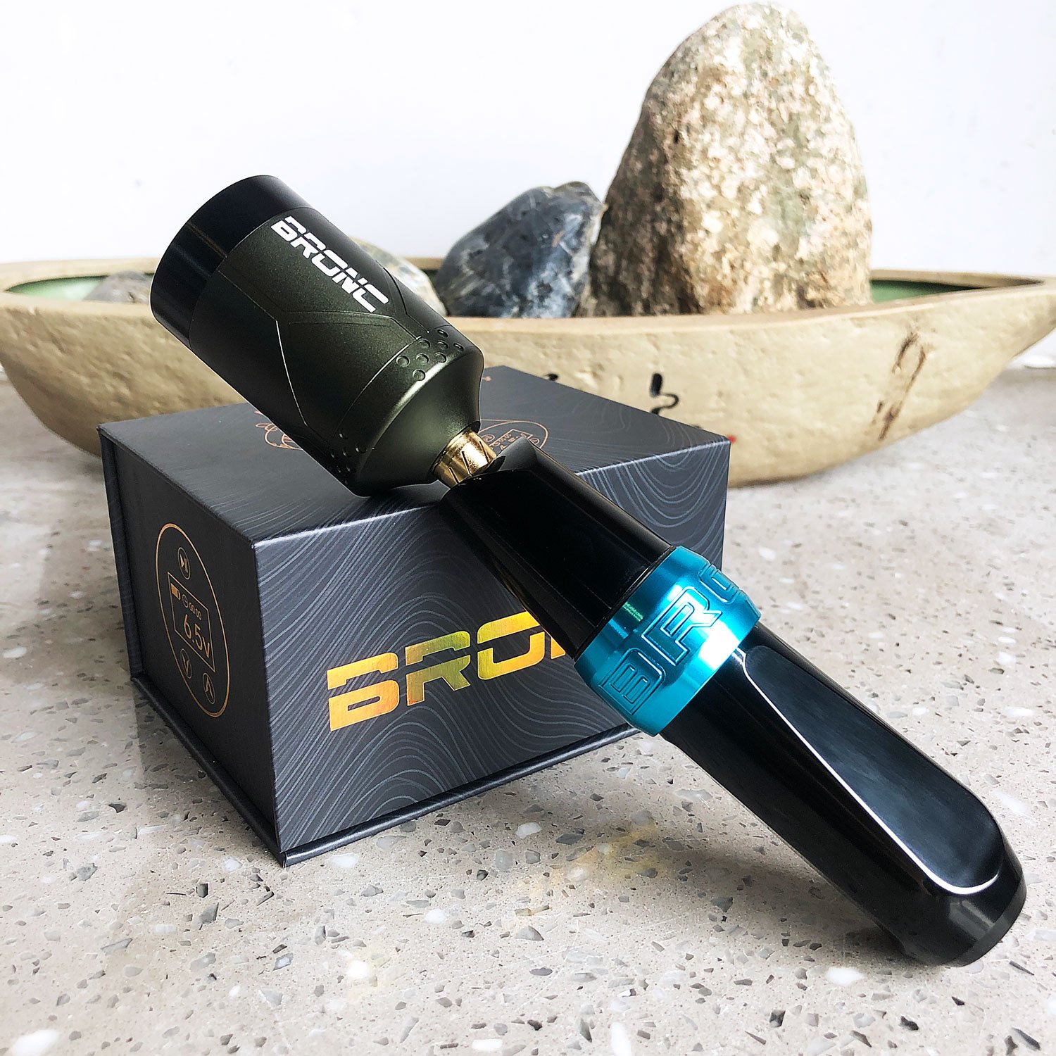 BRONC 1800mah Tattoo Pen Battery Mini Wireless Tattoo Power Supply with Voltage Display Type-C