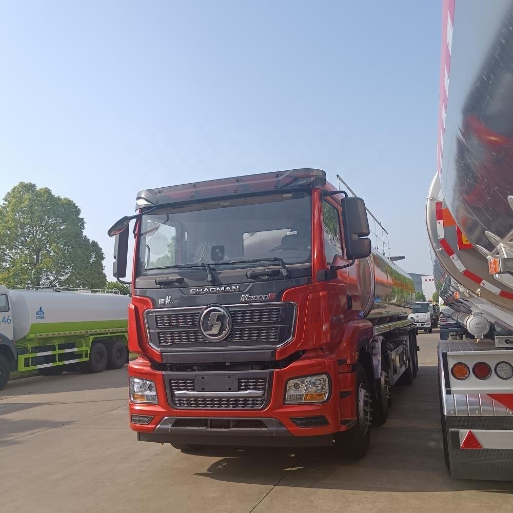 8*4SHACMAN Automobile Delong L3000S Front Four Rear Eight 30.9 square Aluminum Alloy Oil Tanker