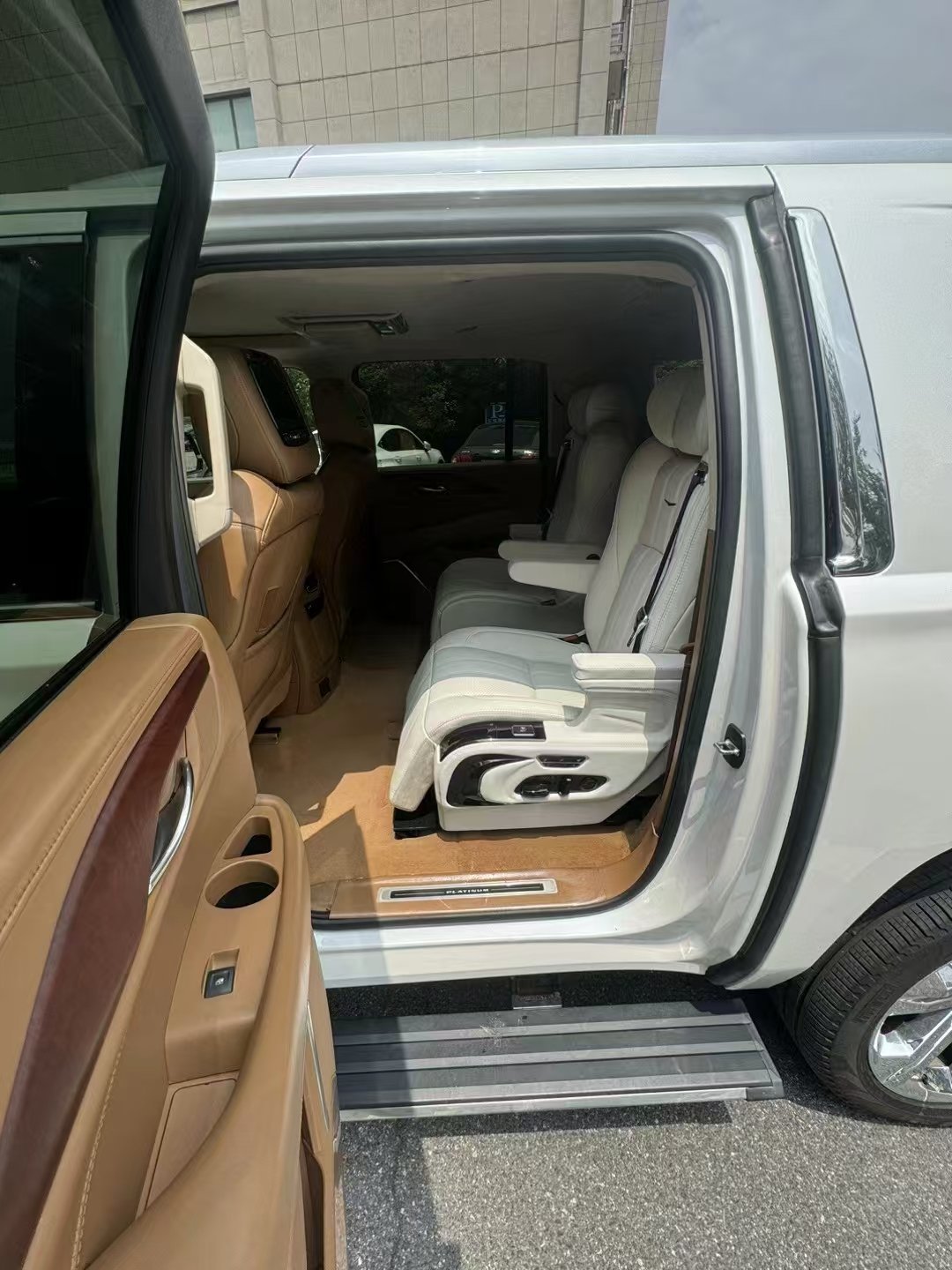 Aviation Seat Cadillac Escalade Wholesale High-End Genuine Leather High-Strength and Wear-Resistant Practical Car Seats