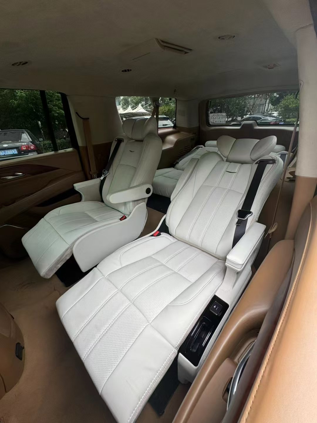 Aviation Seat Cadillac Escalade Wholesale High-End Genuine Leather High-Strength and Wear-Resistant Practical Car Seats