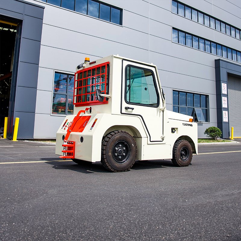 Aircraft Ground Aviation Equipment Baggage 30-ton Airport Tow Tractor with Enclose Cab