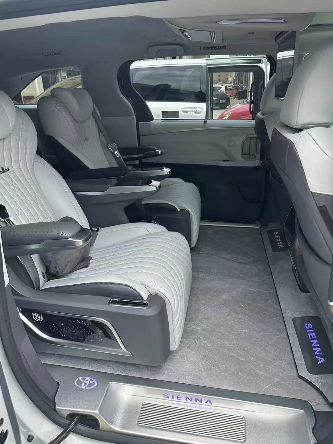 Auto Accessories Interior Upgrade Custom Rv Captains Chairs Leather Seats Luxury Van Seat for Mercedes Sprinter Captain Seats