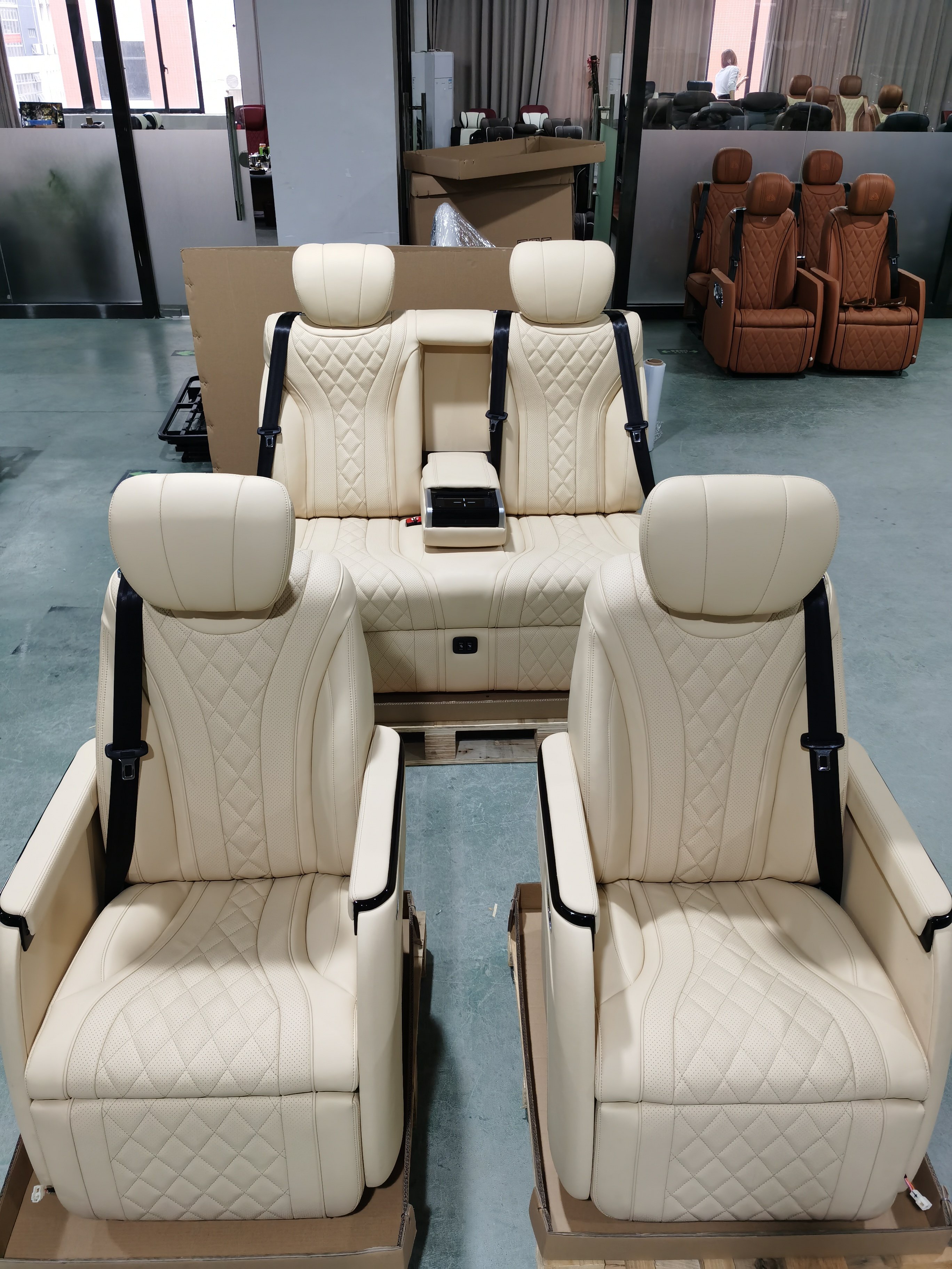 2024 China Commercial Vehicle Limousine Car Seat with Electric Backrest Footrest Leather Material for Off-Road Vehicle