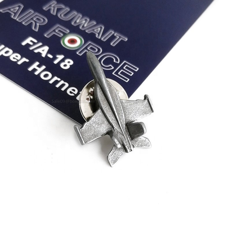 Factory Price Airplane Model Brooches 3D Golden Aircraft Metal Aviation Plane Brooch Pins Gifts Custom