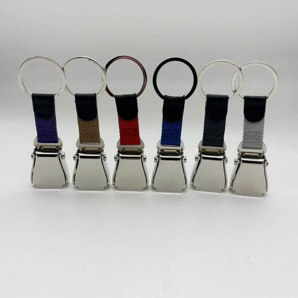 Detachable Mini Safety Seatbelt Plane Buckle Keychain Strap Key Chain for Flight Keyes Airplane Airline Small Aviation Gifts