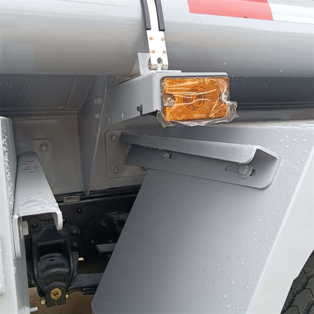 8-ton Dongfeng Dolika Refueling Truck