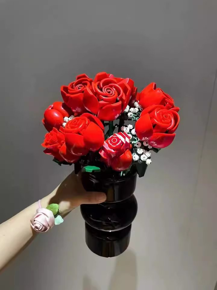 10328 Series Flower Bouquet Building Kit Rose Flower Blocks Bouquet Home Accessories Plastic DIY Toy Unisex ABS 14 Years & up