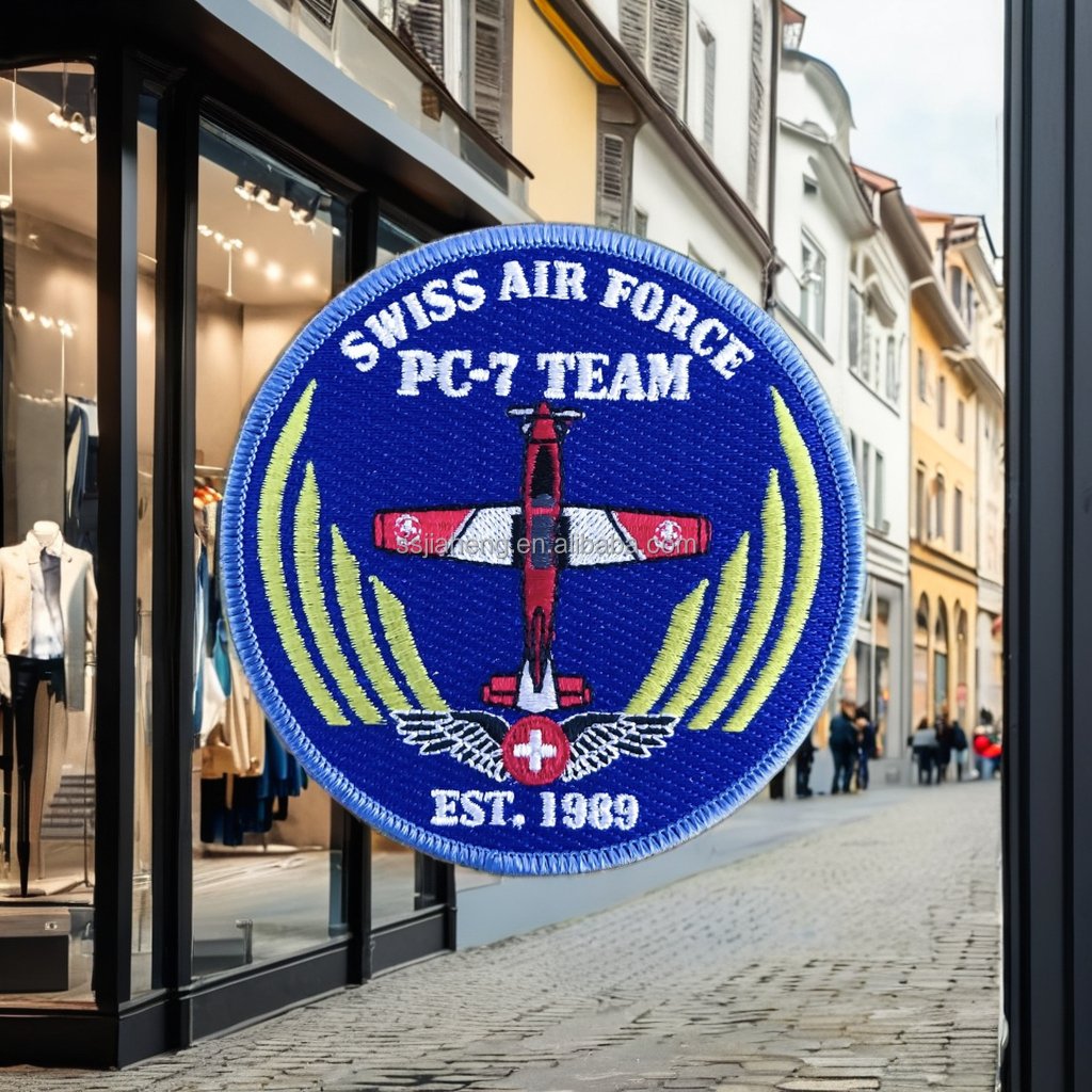 Custom Embroidered Aviation Patches round PVC Iron-On Crest Emblems Badges for Uniforms Made from Chenille Fabric Wappens