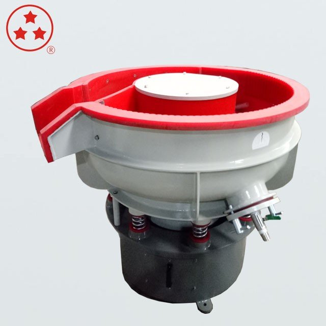 Vibratory Finishing Machine with Parts Separator