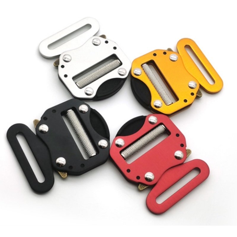 Practical Hot Sale Seat Belt Accessory Adjustment Quick Release Buckle Clips Safety Adjustable Buckle Steel Harness Buckle