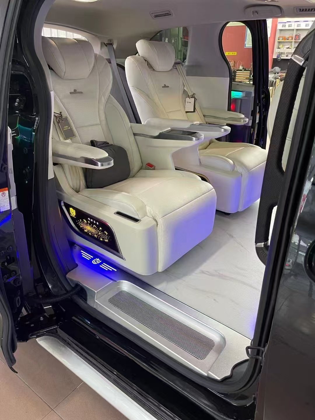Custom Auto VIP Sport Leather Car Seat Modification for MPV Limousine Van Alphard Sienna Hiace Carnival Luxury Car Seat