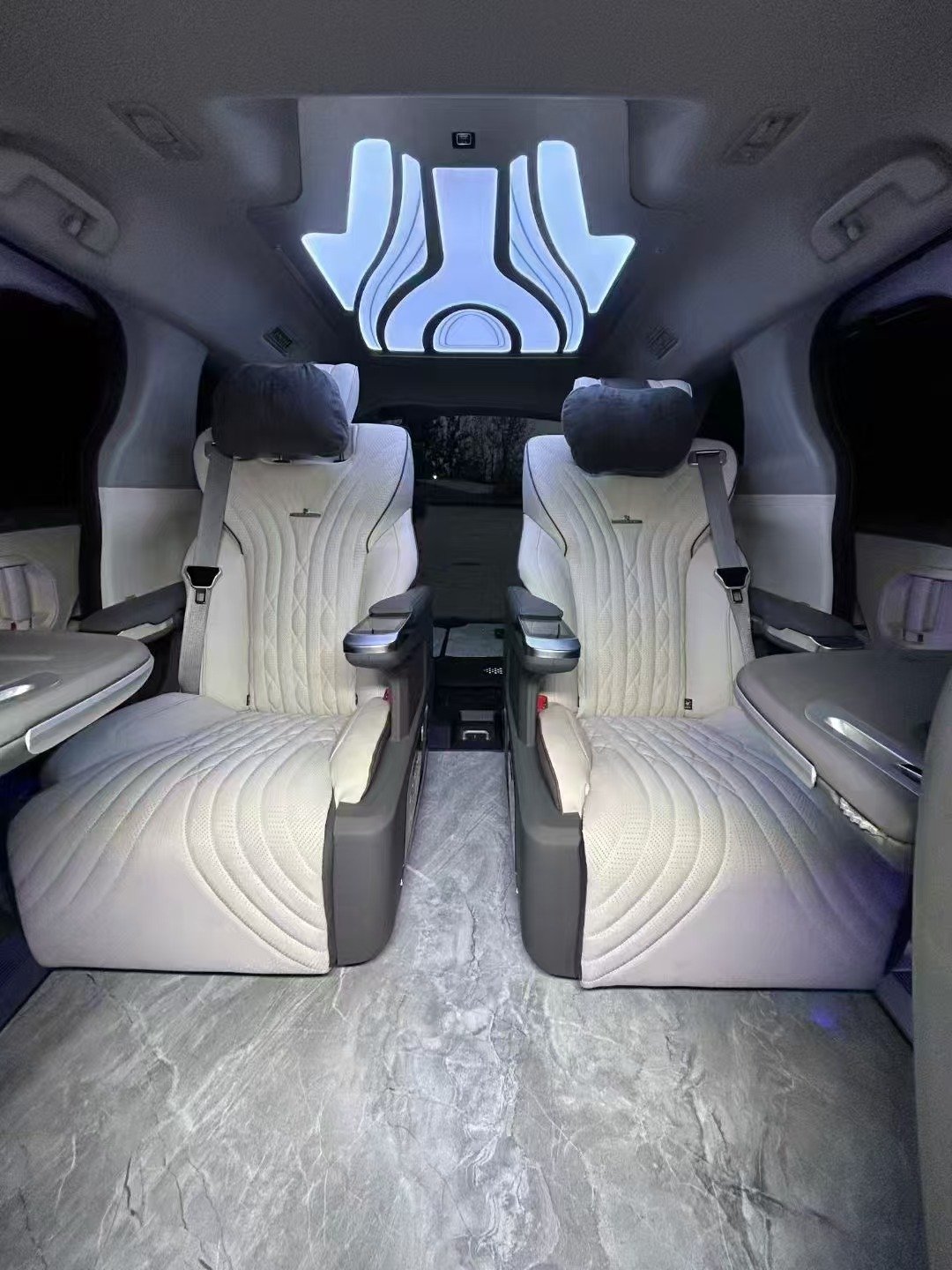 Custom Auto VIP Sport Leather Car Seat Modification for MPV Limousine Van Alphard Sienna Hiace Carnival Luxury Car Seat