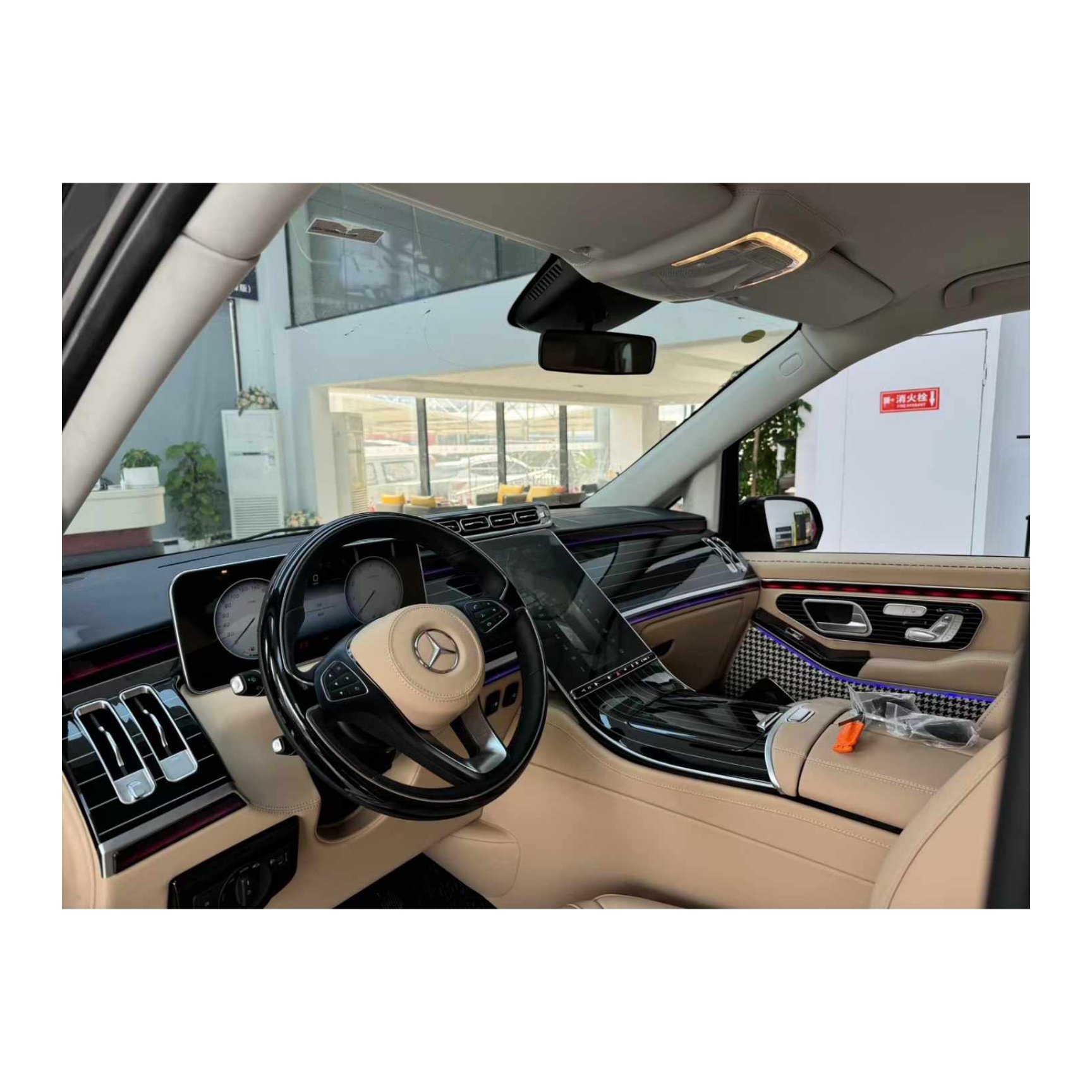 YLC Applicable to Benz Vito V260 W447 Interior Upgrade with Center Console Covering Aviation Seat Floor Modification